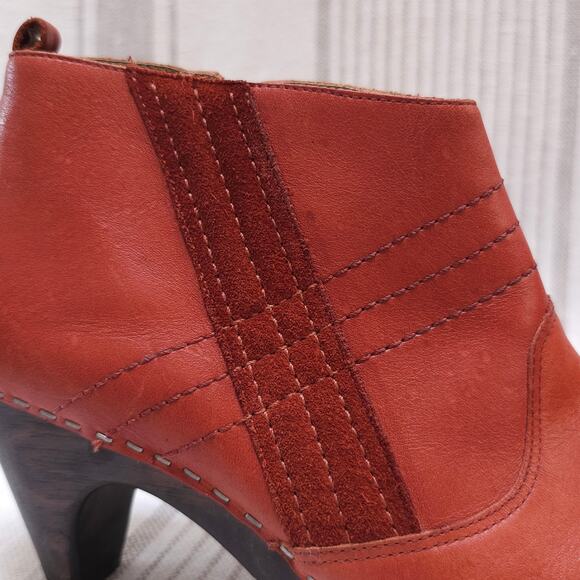 Anthropologie Tan Leather Clogs - Picture 8 of 15